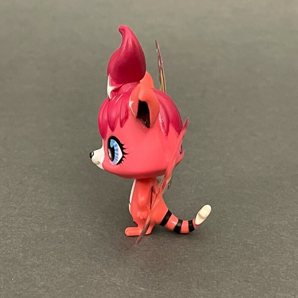 LPS Littlest Pet Shop Hasbro Figure with Wings - Picture 2 of 4
